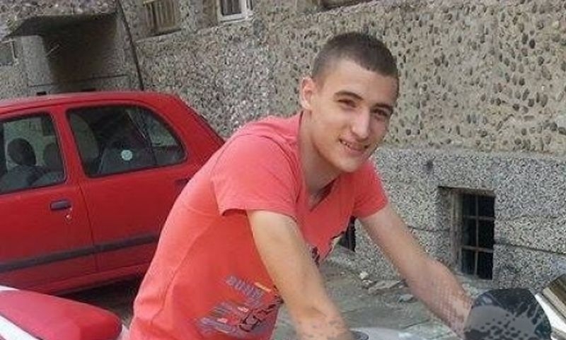 Намериха обесен ученик в Карлово СНИМКА