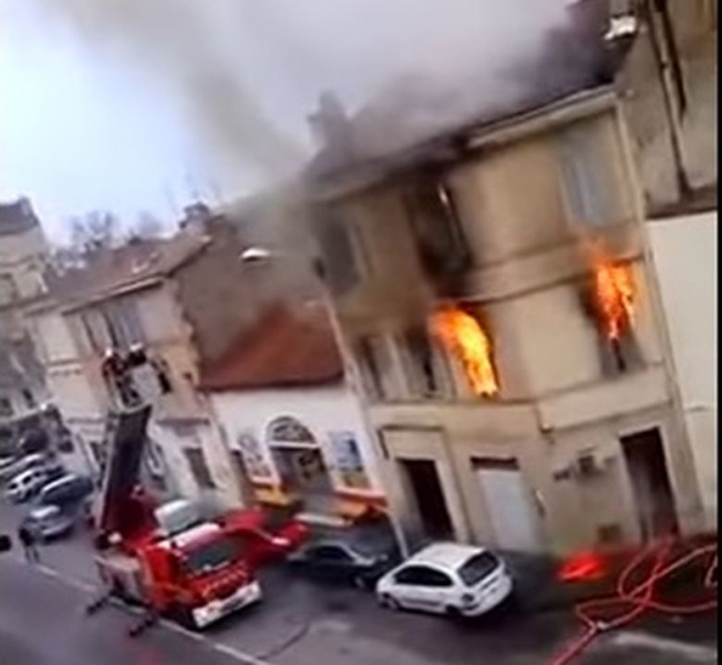 Мощни експлозии в Марсилия, чуват се сирени, има загинал ВИДЕО