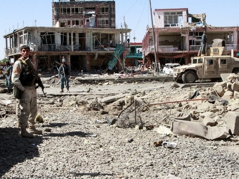 Крайпътна бомба уби седем цивилни в Афганистан