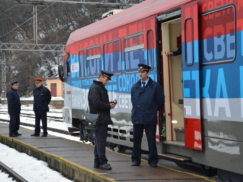 Сърбия плаши Косово с армията си