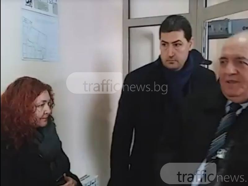Съдът взима решение след час дали да остави Иван Тотев на кметския стол СНИМКИ