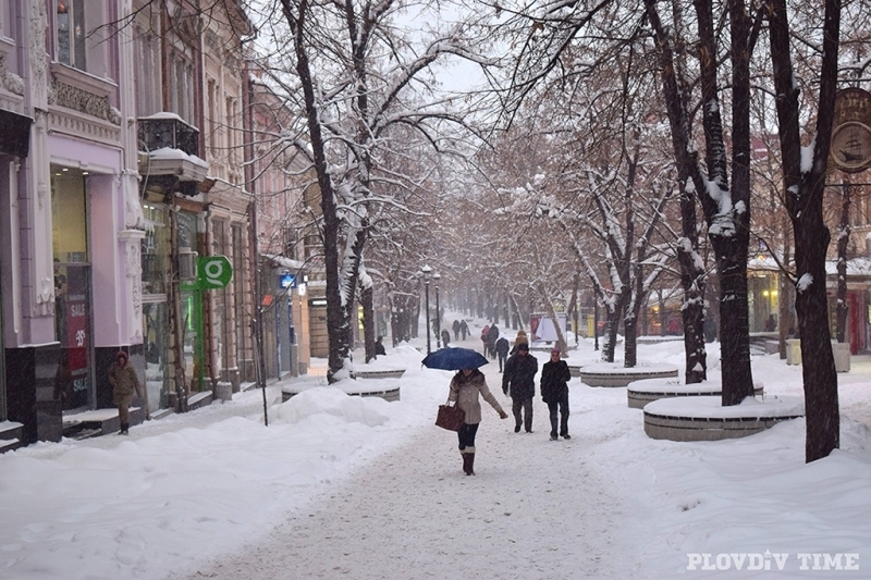 Нови 10 см сняг в Пловдив днес