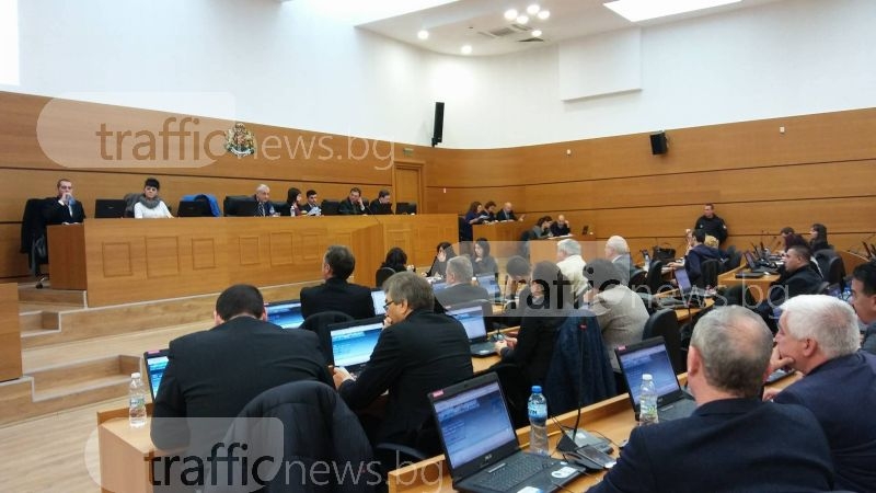 Пловдивският парламент отказа да гледа опрощаването на дълговете на Ботев и Локо
