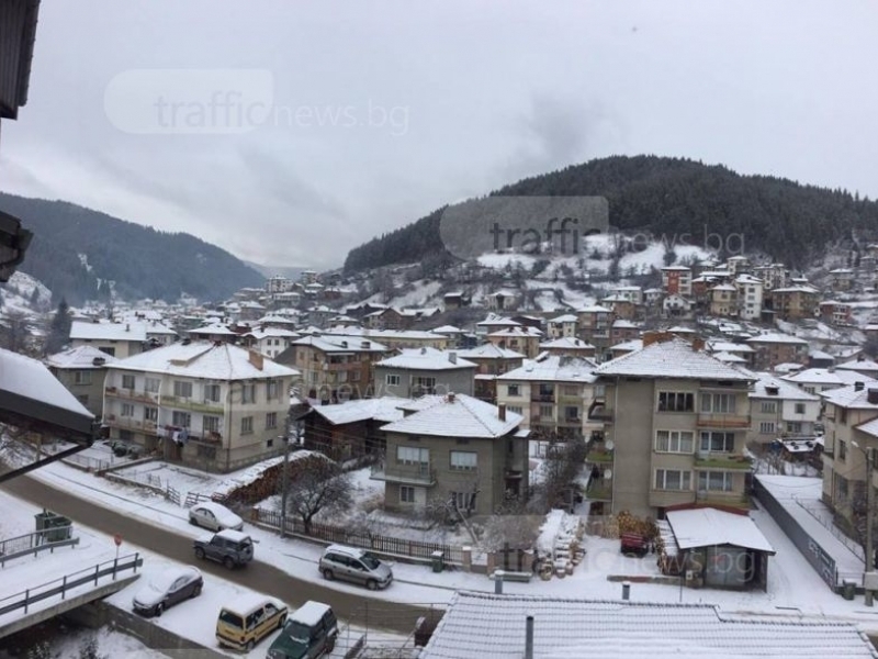 Снегът остави села в Смолянско без ток, 7-ми ден без вода е цял квартал