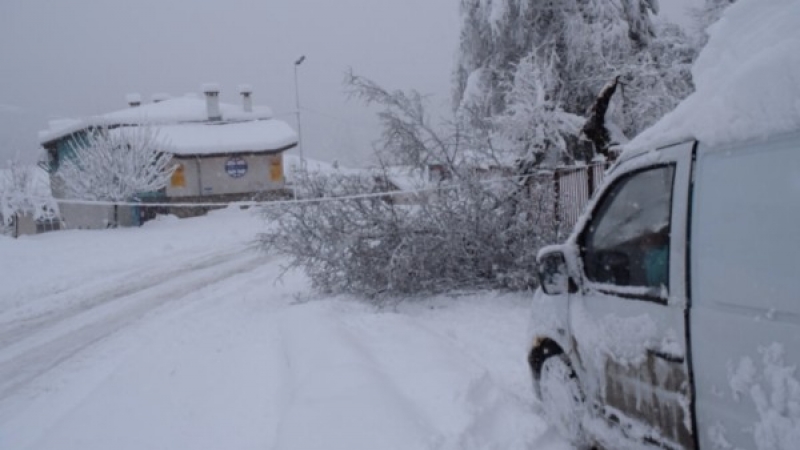 Училищата в Мадан днес затворени заради снега