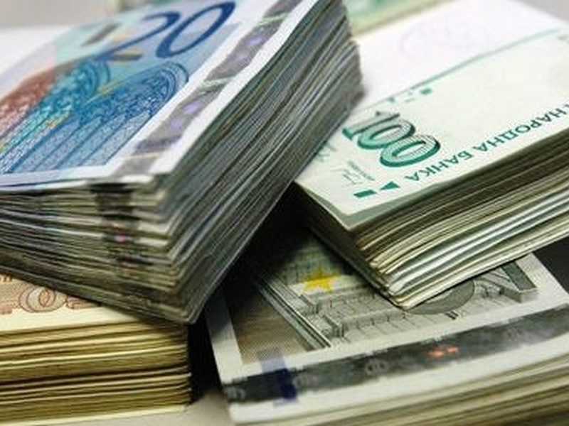 В края на мандата правителството раздало 2,5 милиарда лева