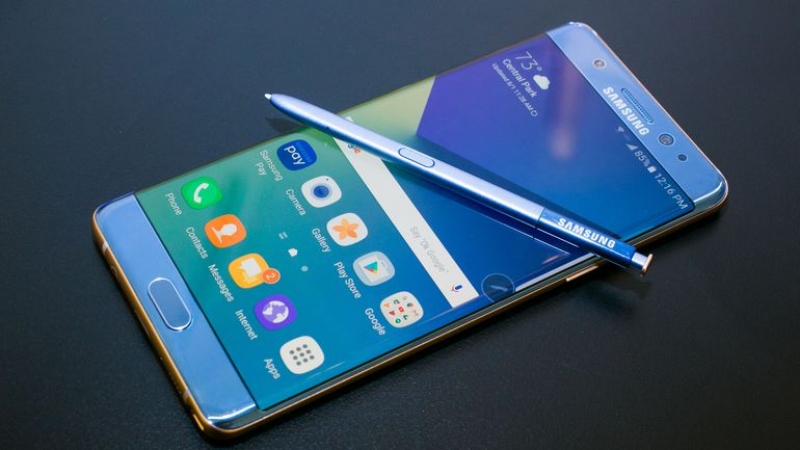 Samsung откри причината за самозапалващите се телефони
