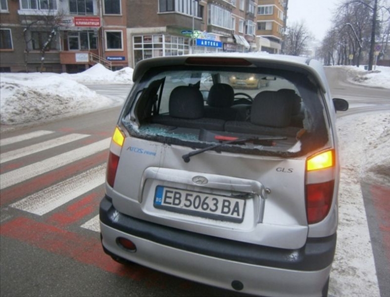 Снегорин потроши автомобил