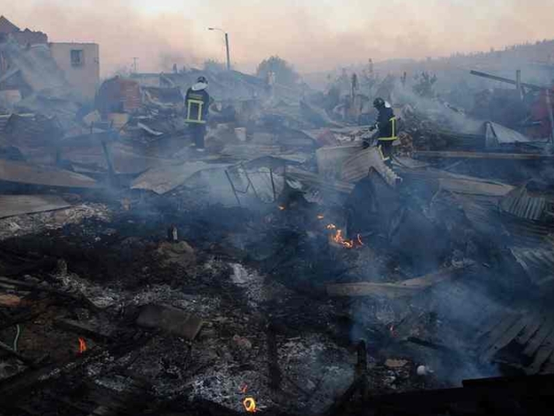 Пожар изпепели цял град в Чили