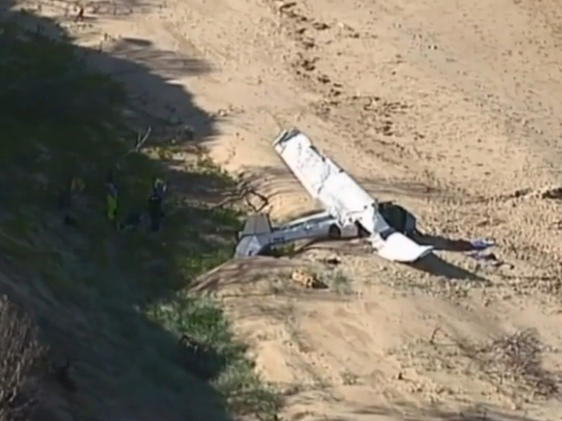 Двама загинаха след като самолет се разби по време на авиошоу