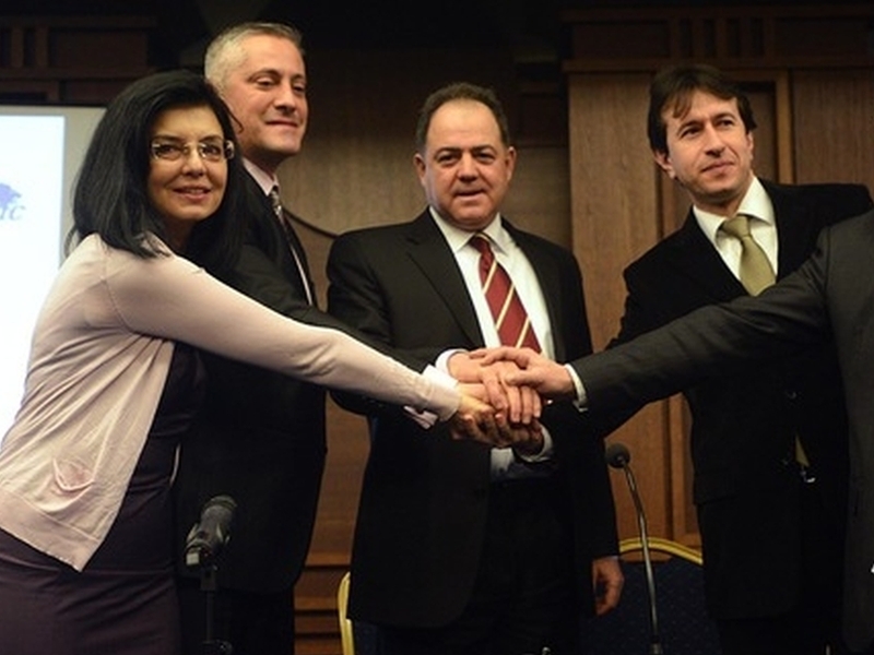 Реформаторите разтвориха обятия за ДСБ, искат ги обратно