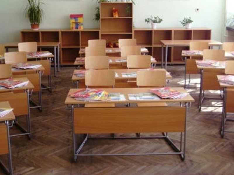 Проверяват температурите в класните стаи заради студовете