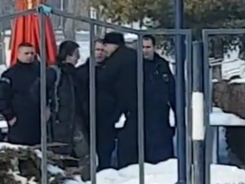 Бит от охранители наркоман ще подава жалба, иска ги отстранени