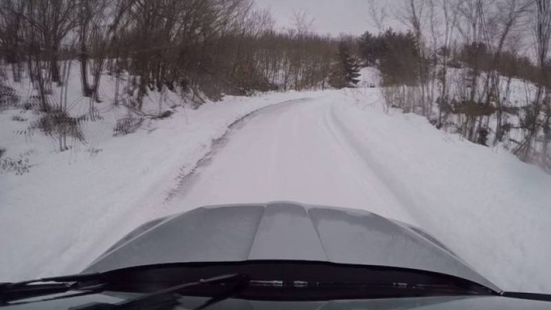 В 21 век: Дете от Панагюрско не може да ходи на училище заради снега
