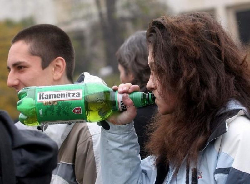 Нашите ученици станаха първенци... по пиене и пушене