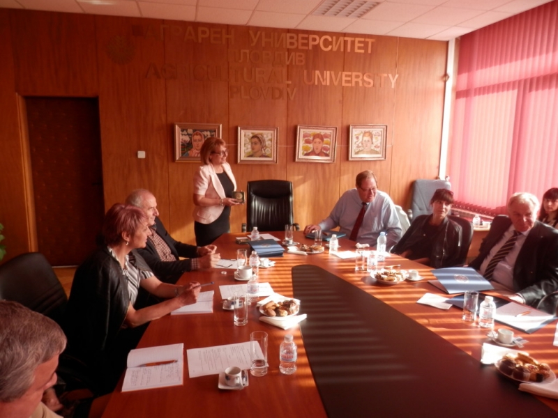 Директор на пловдивско училище и доцент от Аграрния назначени в правителството