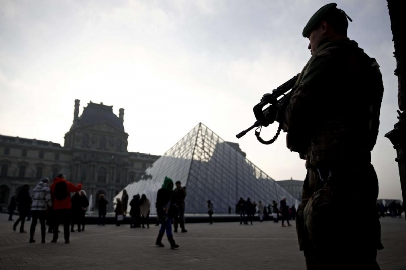 Френският премиер: Атаката в Лувъра беше терористичен акт