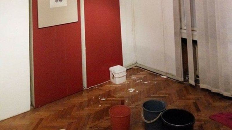 Протече таванът в 4 зали на Етнографския музей СНИМКИ