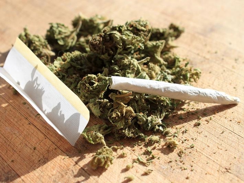 Деветокласник праща марихуана... чрез куриер