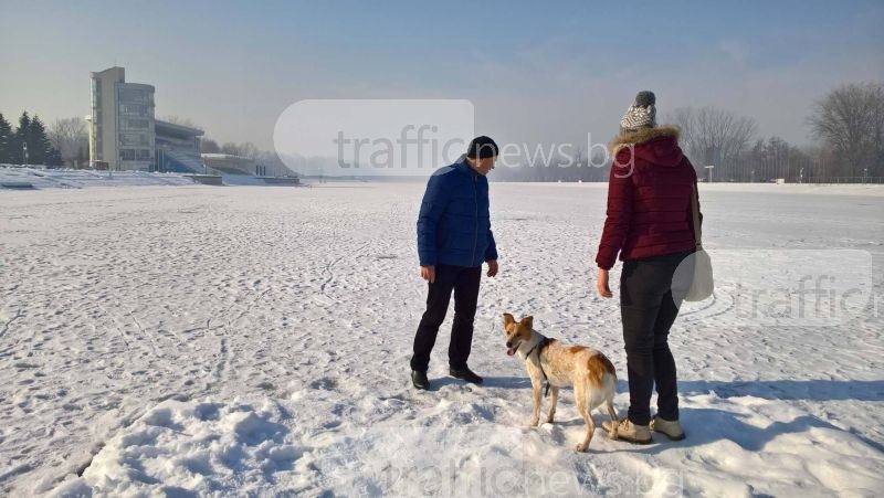 Внимание, пловдивчани! Не ходете по леда на Гребната