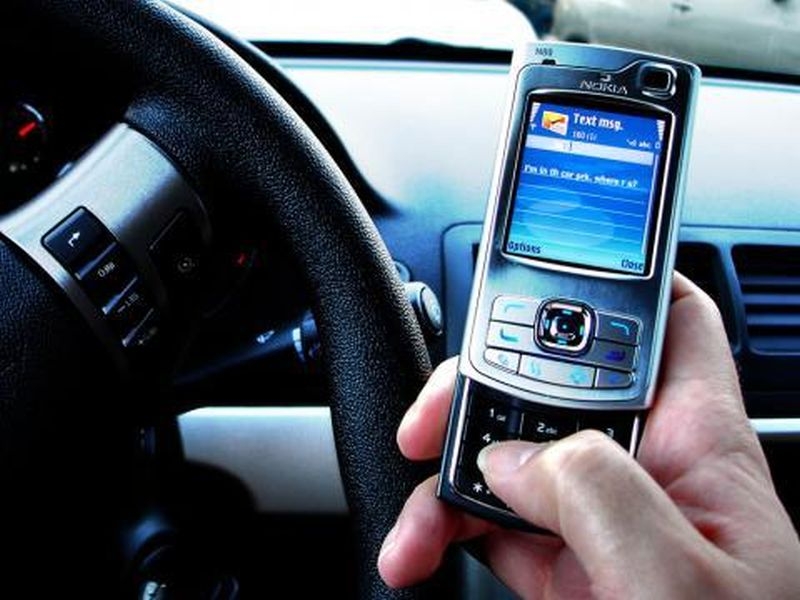 Защо есемесите на кирилица са по-скъпи от тези на латиница?