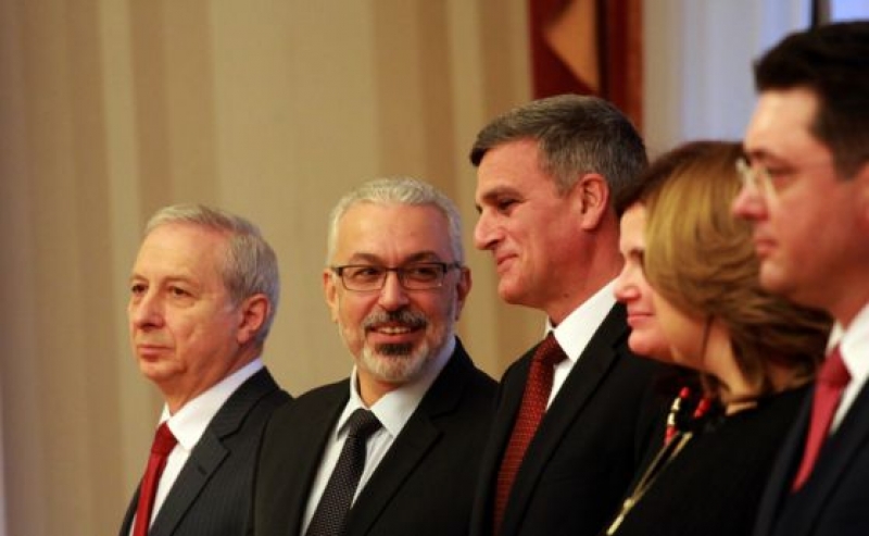 Служебните министри с големи дългове