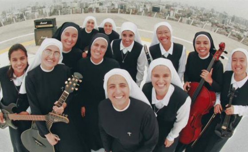 Монахини направиха рок група, продават хиляди билети