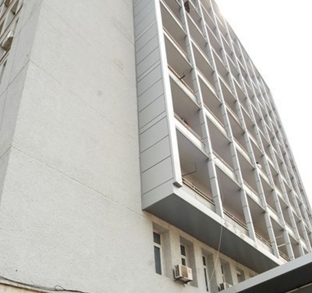 12-годишен скочи от 3-тия етаж, баба му го хванала да пуши