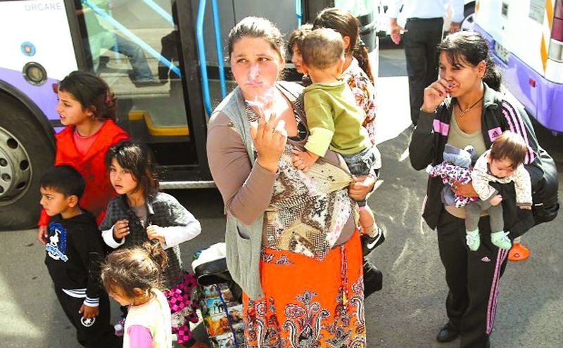 Циганки под строй декларират съпрузите си, за да получат помощи