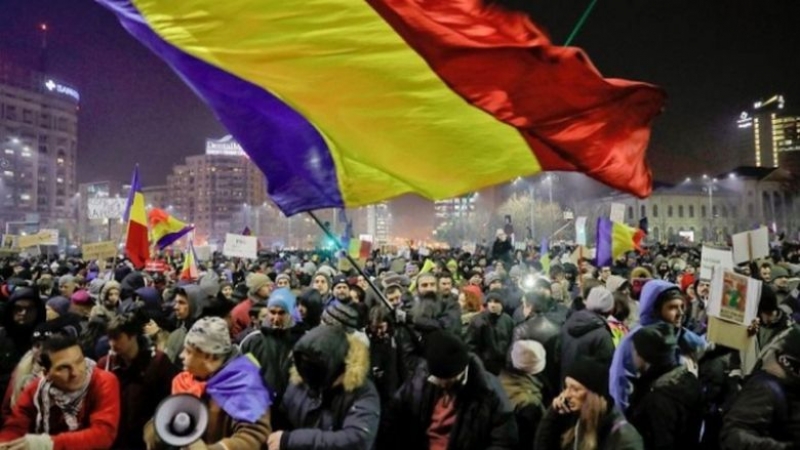Правителството оцеля! Няма да има избори в Румъния