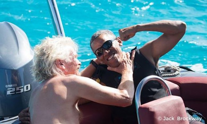 Обама се отдаде на стихията си - сърфирането ВИДЕО