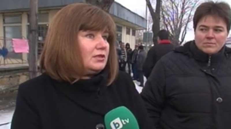 Родители от Калояново на протест срещу директор на училище