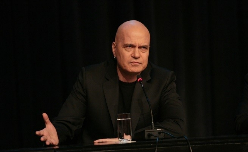 Референдумът на Слави остава незадължителен! Макар и с 492 гласа повече...