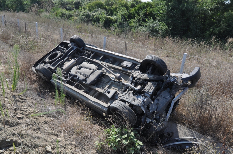 Тежка катастрофа! 19-годишен обърна кола, петима са ранени