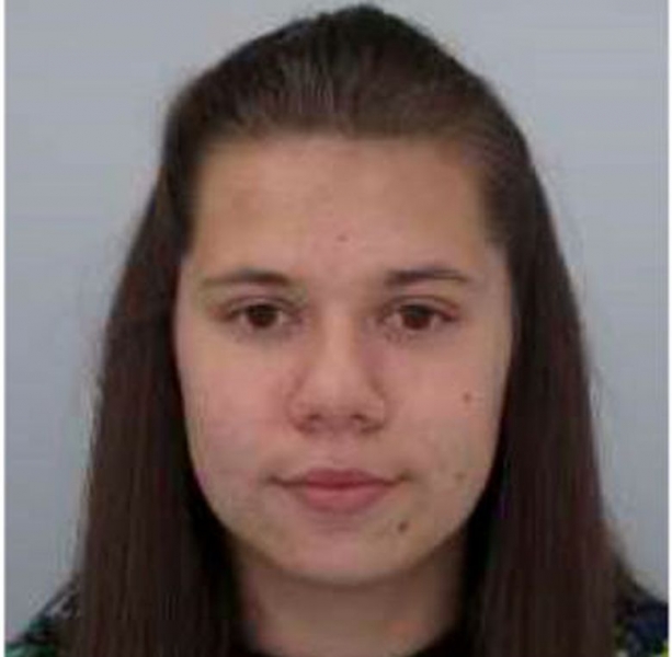 Изчезна 16-годишната Делия! Виждали ли сте я?