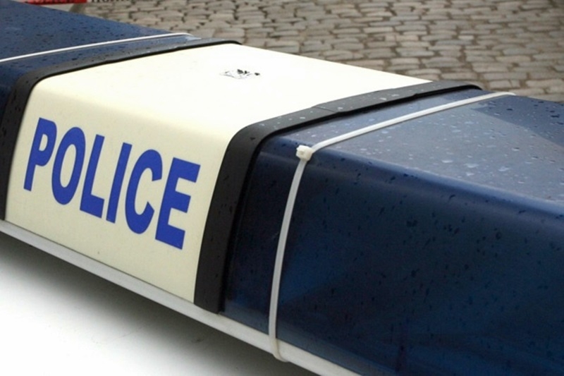 Разбиха товарен мерцедес в Пловдив и задигнаха яке с пари и документи