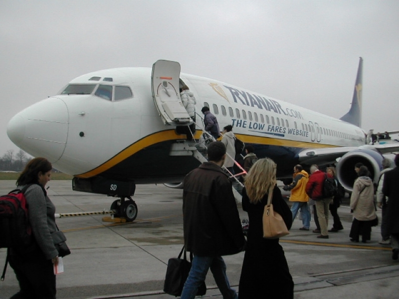 Спипаха пасажер с бомба, Ryanair му позволи да лети пак