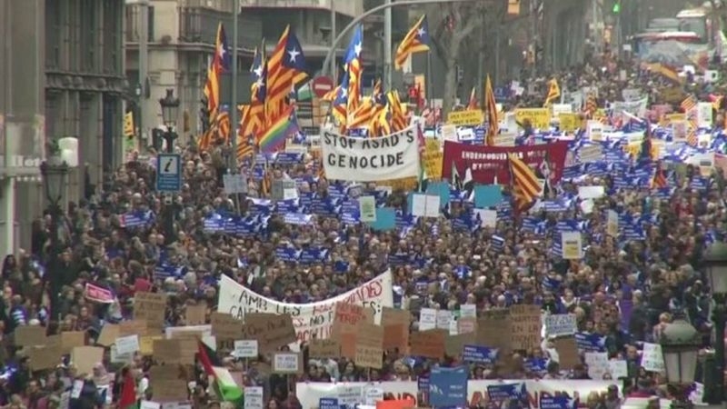 Половин милион испанци излязоха на протест в Барселона в подкрепа на мигрантите