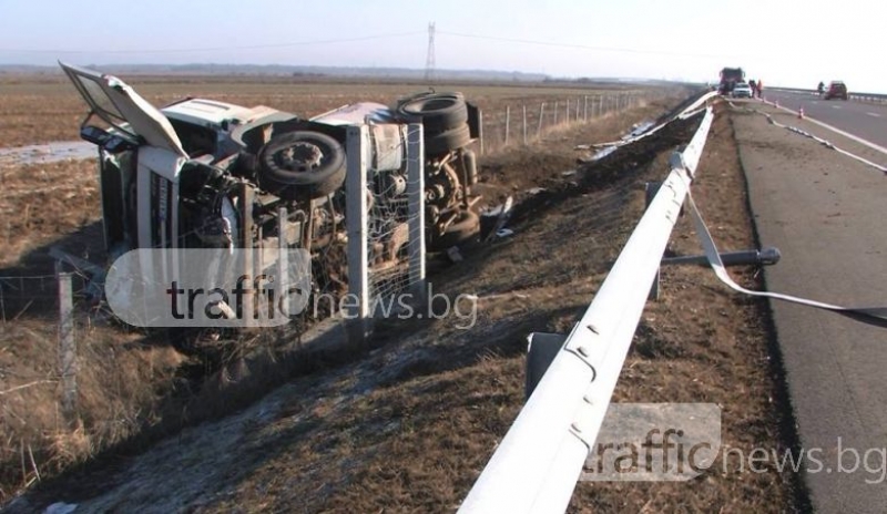 Цистерна с пропан-бутан се обърна на АМ “Тракия“, затвориха я за движение