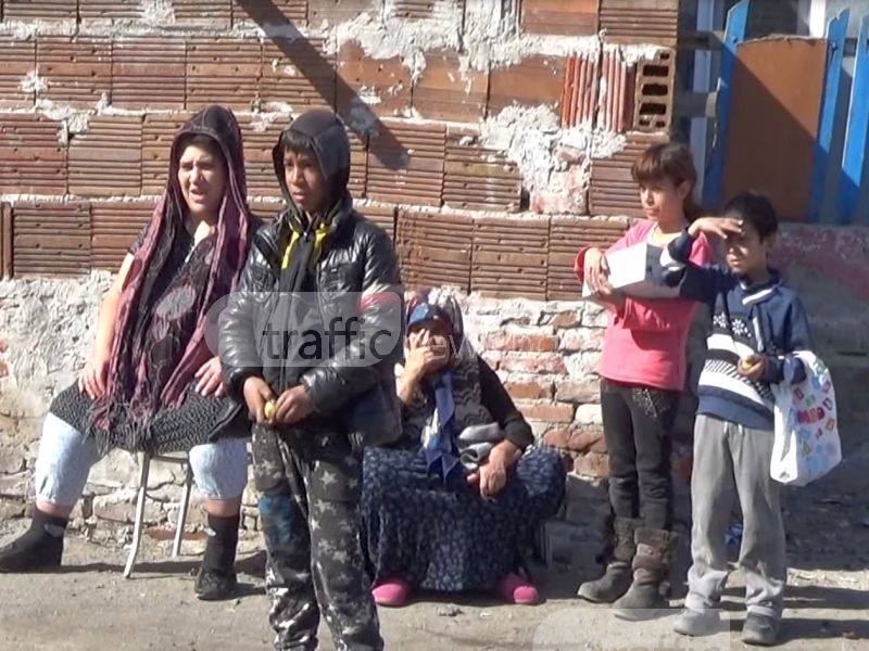 Ромите от незаконните къщи в Столипиново искат общински жилища ВИДЕО