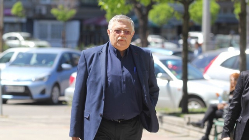 Пак! Освободиха директора на Фонда за лечение на деца