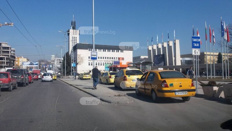 Виното в Панаира привлече такситата копърки СНИМКИ