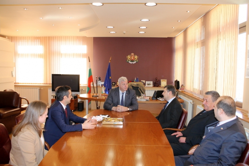 Новият турски консул иска авиолиния Пловдив - Бурса. Зико обеща съдействие