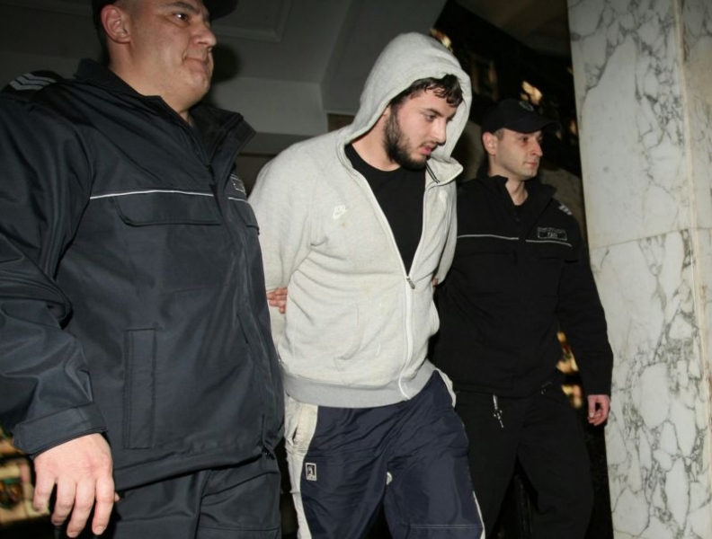 Съдът остави в ареста Йоан Матев, убил Георги за 20 секунди СНИМКИ