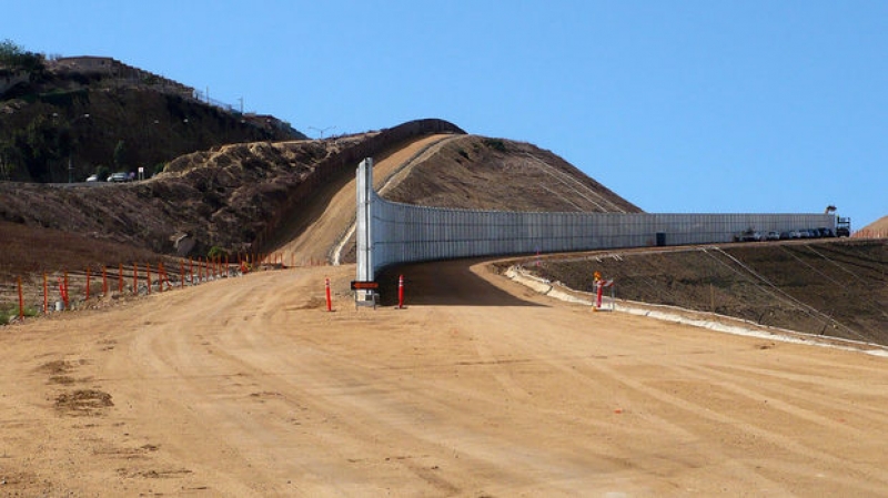 От САЩ са готови за строежа на стена на границата с Мексико