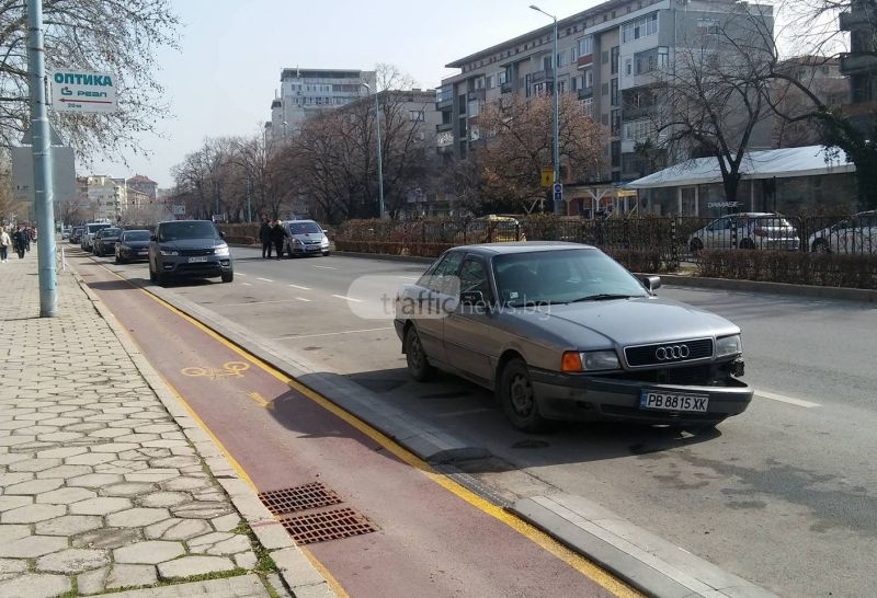 Разсеян пловдивчанин с ауди си потроши предницата в опел до Света Петка СНИМКИ