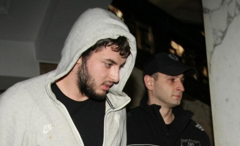 Преди да наръга Георги, Йоан цъкал в нета, после изтрил селфитата си във Фейсбук