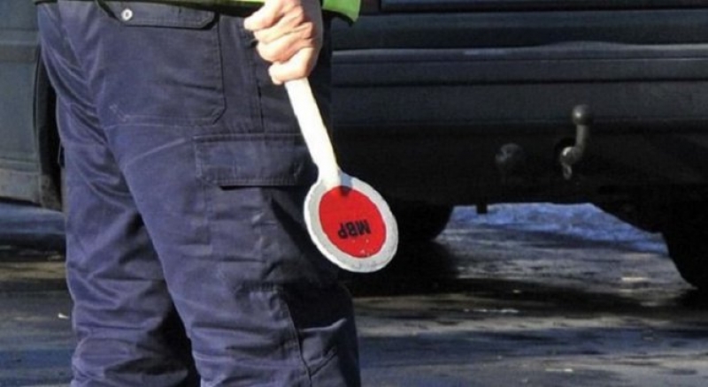 Пипнаха 22-годишен дрогиран зад волана