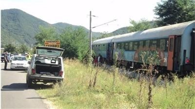 Оцелялата близначка на пометената от влак медсестра влезе по спешност в болница