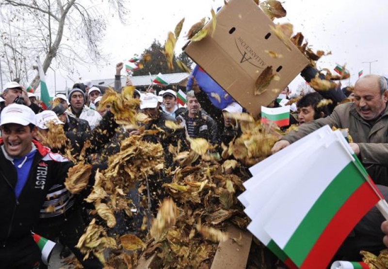Тютюнопроизводителите се вдигат на протест, блокират пътища